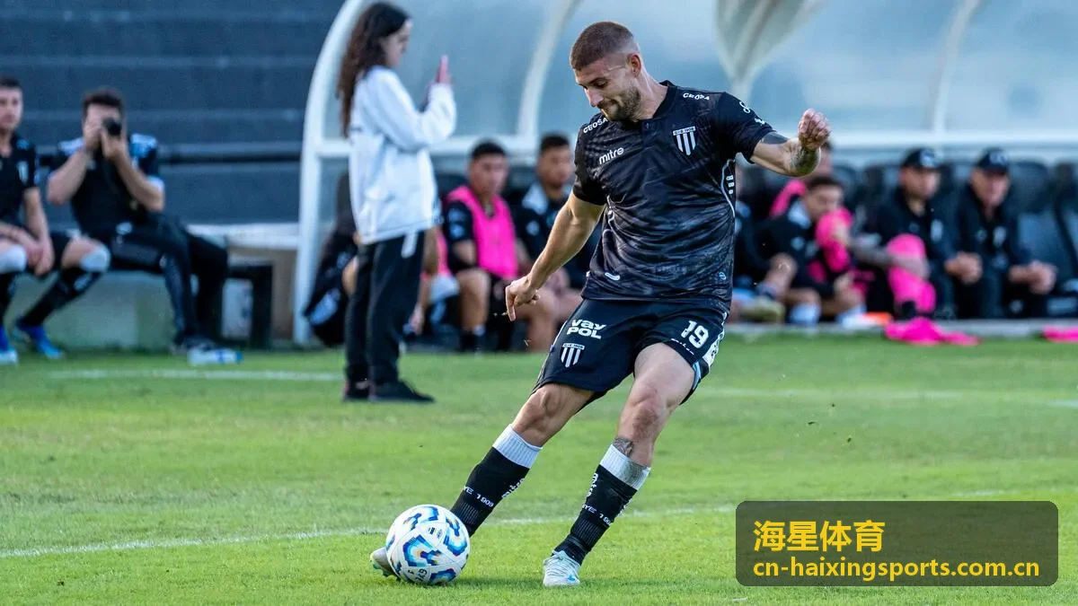 海星体育赛事中心乒乓球邀请赛成都站比赛球台封面